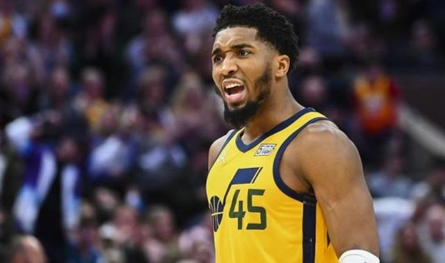 季后赛中常 季后赛中常